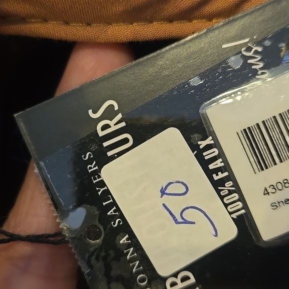 New Donna Salyers Fabulous Furs Sherpa Camel Adjustable Hat - Picture 11 of 11